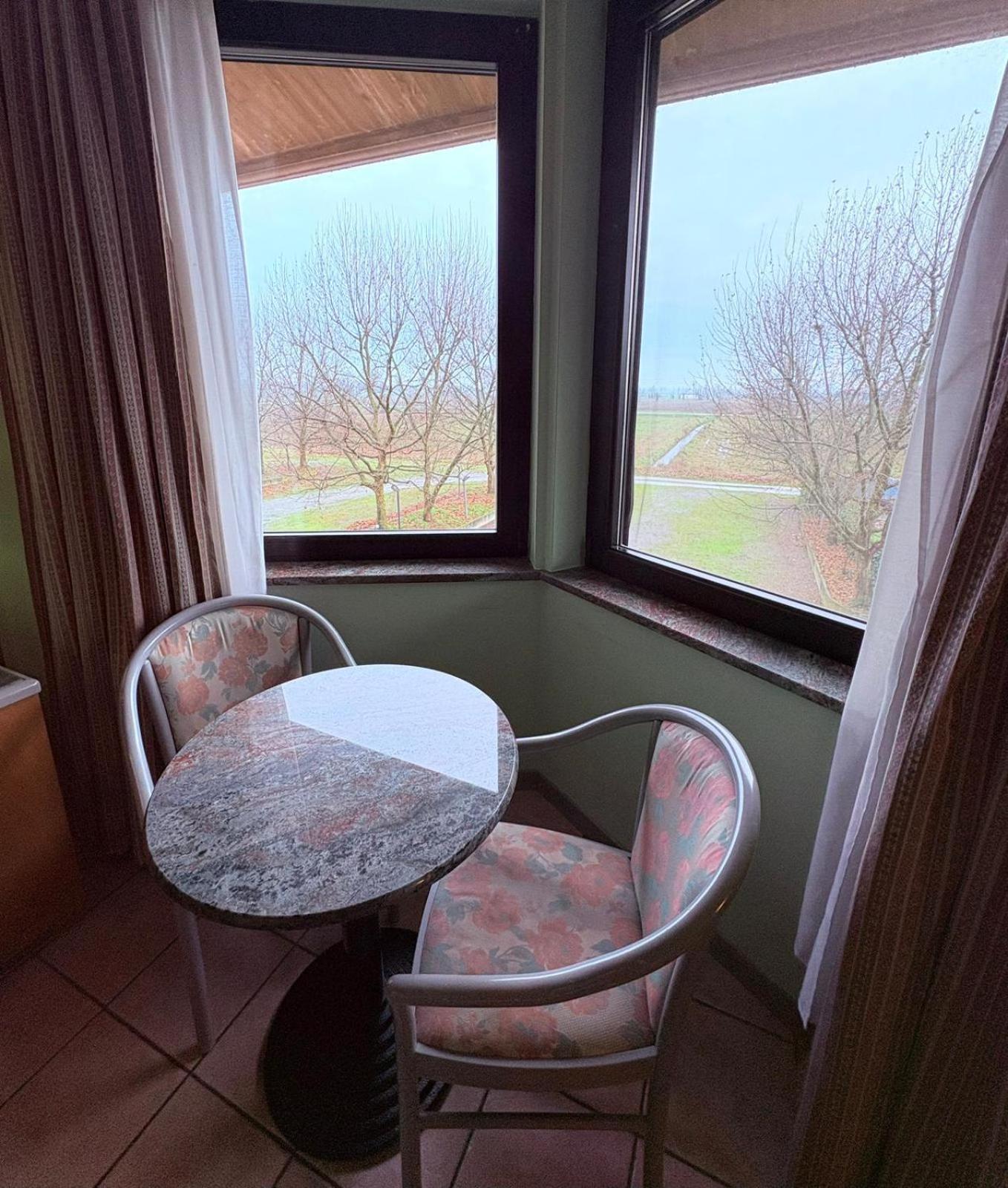 Hotel Verri Misano di Gera dʼAdda Esterno foto