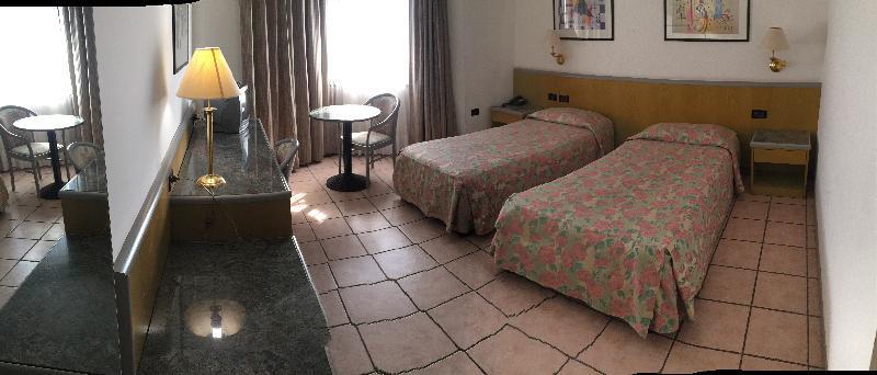 Hotel Verri Misano di Gera dʼAdda Esterno foto